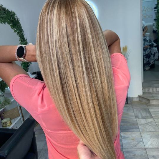 Atelje Glossy Hair #beograd Farbanje kose Farbanje izrastka+ preliv+ tretman+ feniranje