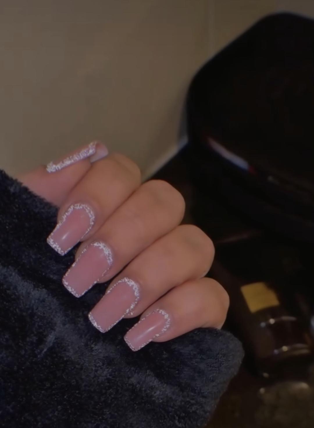 Auréa manucure #novisad Ojačavanje noktiju Ojačavanje noktiju rubber bazom