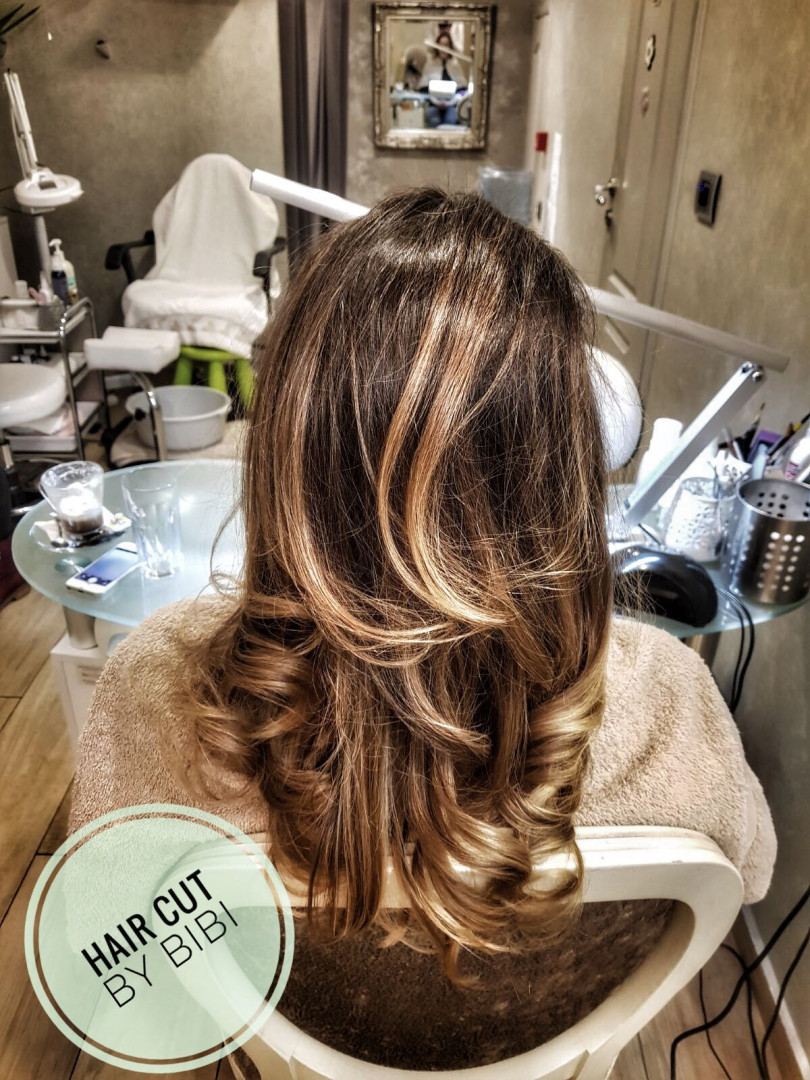 Bibi beauty centar #beograd Pramenovi Pramenovi na foliju u 1 / 2 boje / blanšem + preliv - kosa srednje dužine