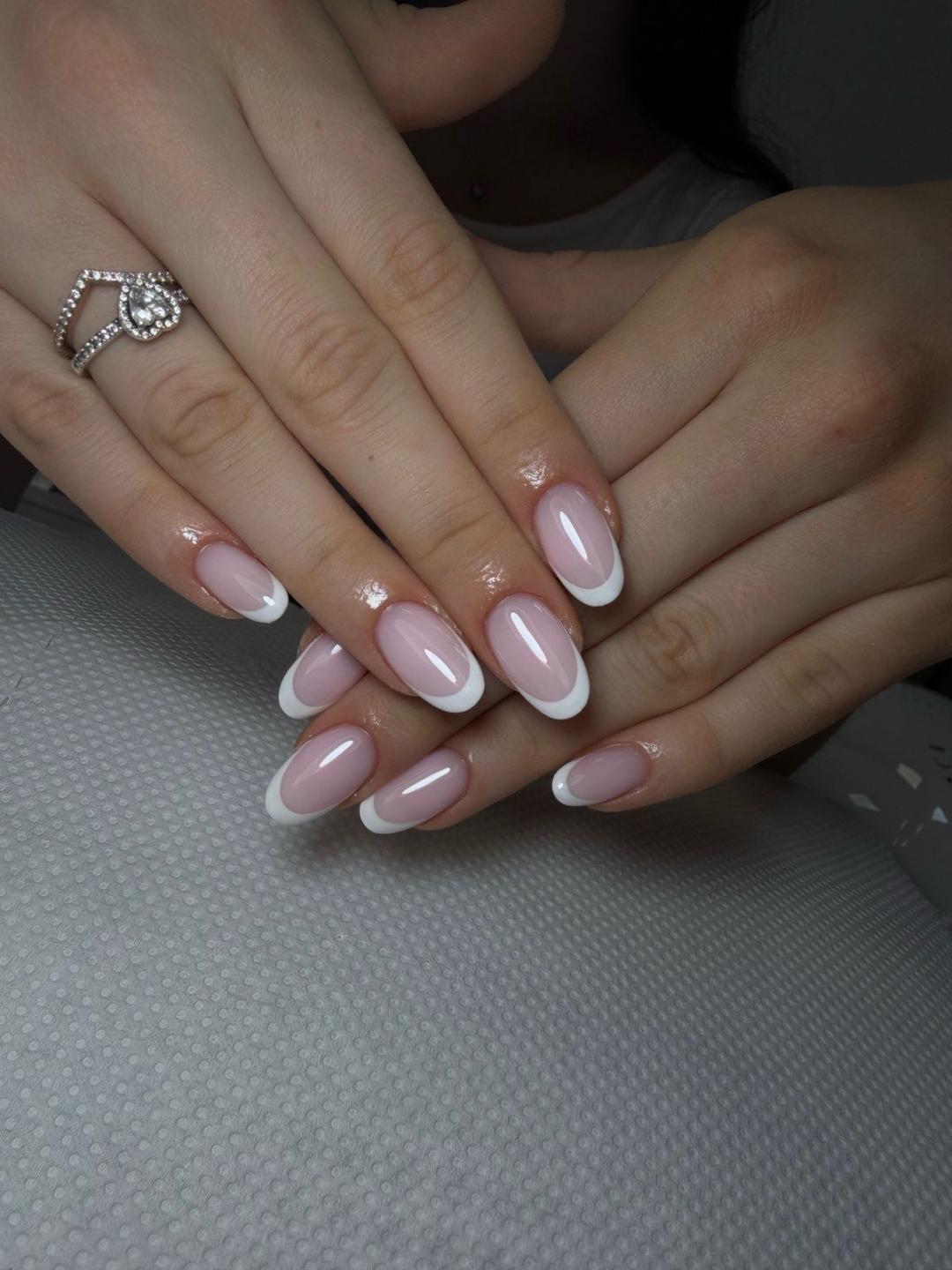 Sneža Nails #beograd Izlivanje noktiju Izlivanje noktiju gelom - M dužina