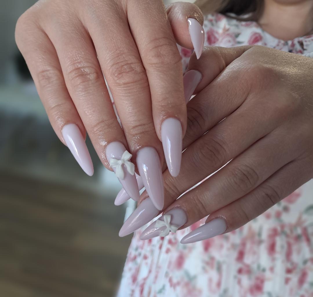 Izlivanje noktiju dual tipsama - L dužina - Almari Beauty Concept, Kragujevac Izlivanje noktiju Nokti Izlivanje noktiju, Kragujevac, Centar