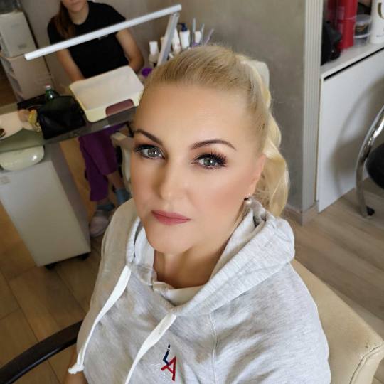 Bibi beauty centar #beograd Make-up / šminkanje Profesionalno šminkanje + veštačke trepavice Mak