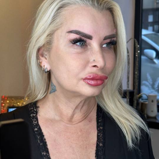 Esthetique Privé #beograd Trajna šminka Trajna šminka obrva - PHI BROWS MICROBLADING