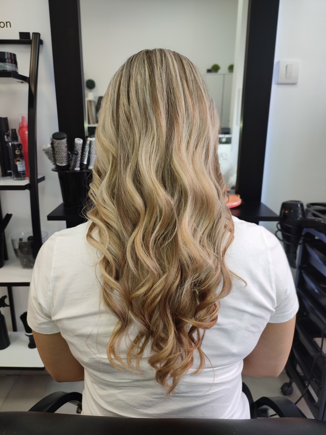 Infinity Hair #novisad Feniranje i stilizovanje Feniranje na talase - extra duga kosa