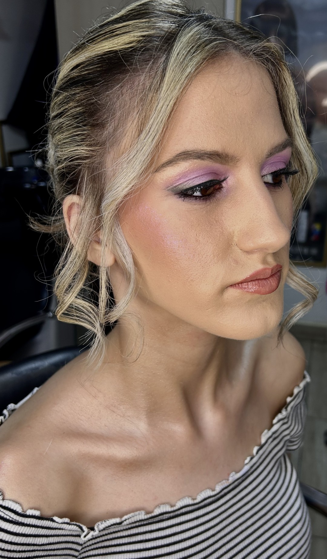 Moon Beauty Bar #beograd Make-up / šminkanje Profesionalno šminkanje + svečana frizura