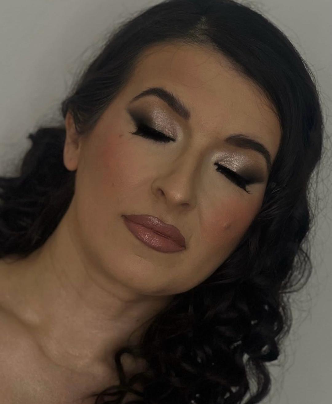 Profesionalno šminkanje + veštačke trepavice - Maria's Beauty, Niš Make-up / šminkanje Lice Make-up / šminkanje, Niš, Medijana