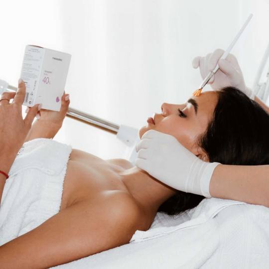 Beautique spa #beograd Piling lica Jessner holivudski piling deluje na uklanjanje fleka i nepravilno