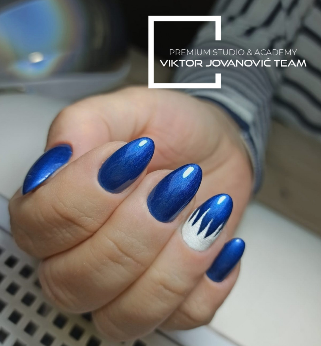 Korekcija noktiju - S velicina - BEAUTY CENTER Viktor Jovanović, Subotica Izlivanje noktiju Nokti Izlivanje noktiju, Subotica, Centar