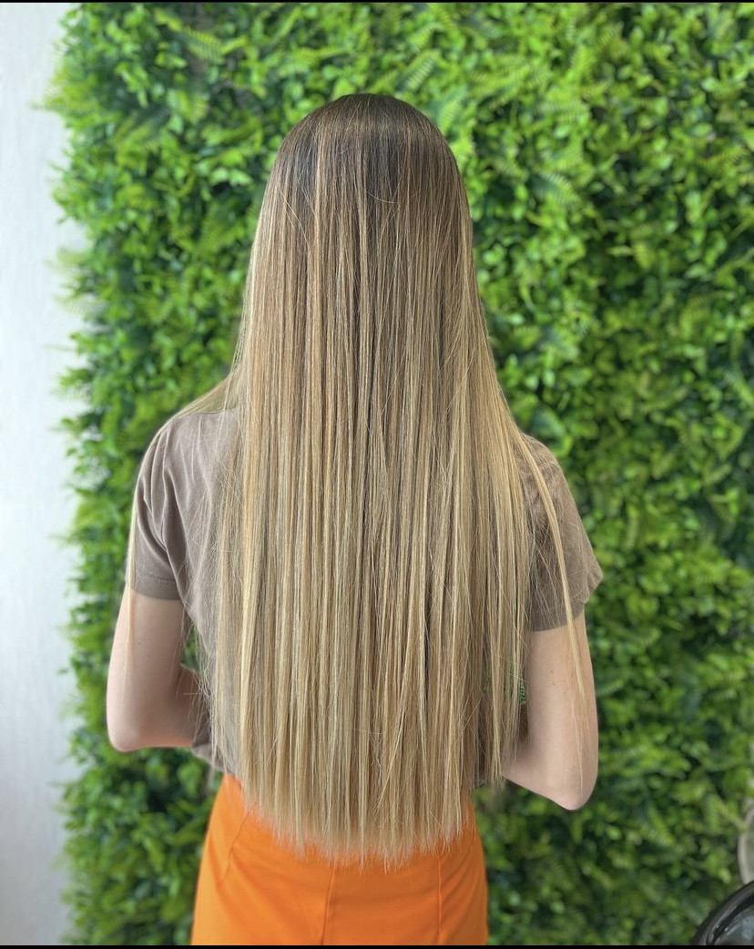 Fascino Beauty room and Concept store #beograd Feniranje i stilizovanje Feniranje na ravno - ekstra duga kosa