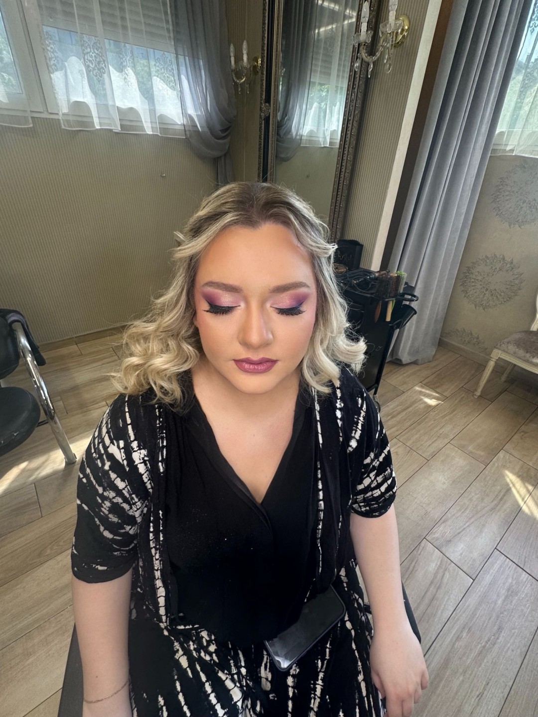 Bibi beauty centar #beograd Make-up / šminkanje Profesionalno šminkanje + veštačke trepavice + svečana frizura