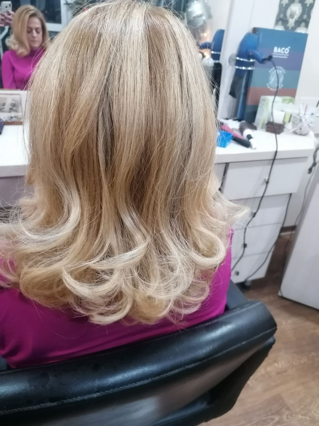 Salon Lepote Kaja #beograd Farbanje kose Farbanje cele dužine - kosa srednje dužine