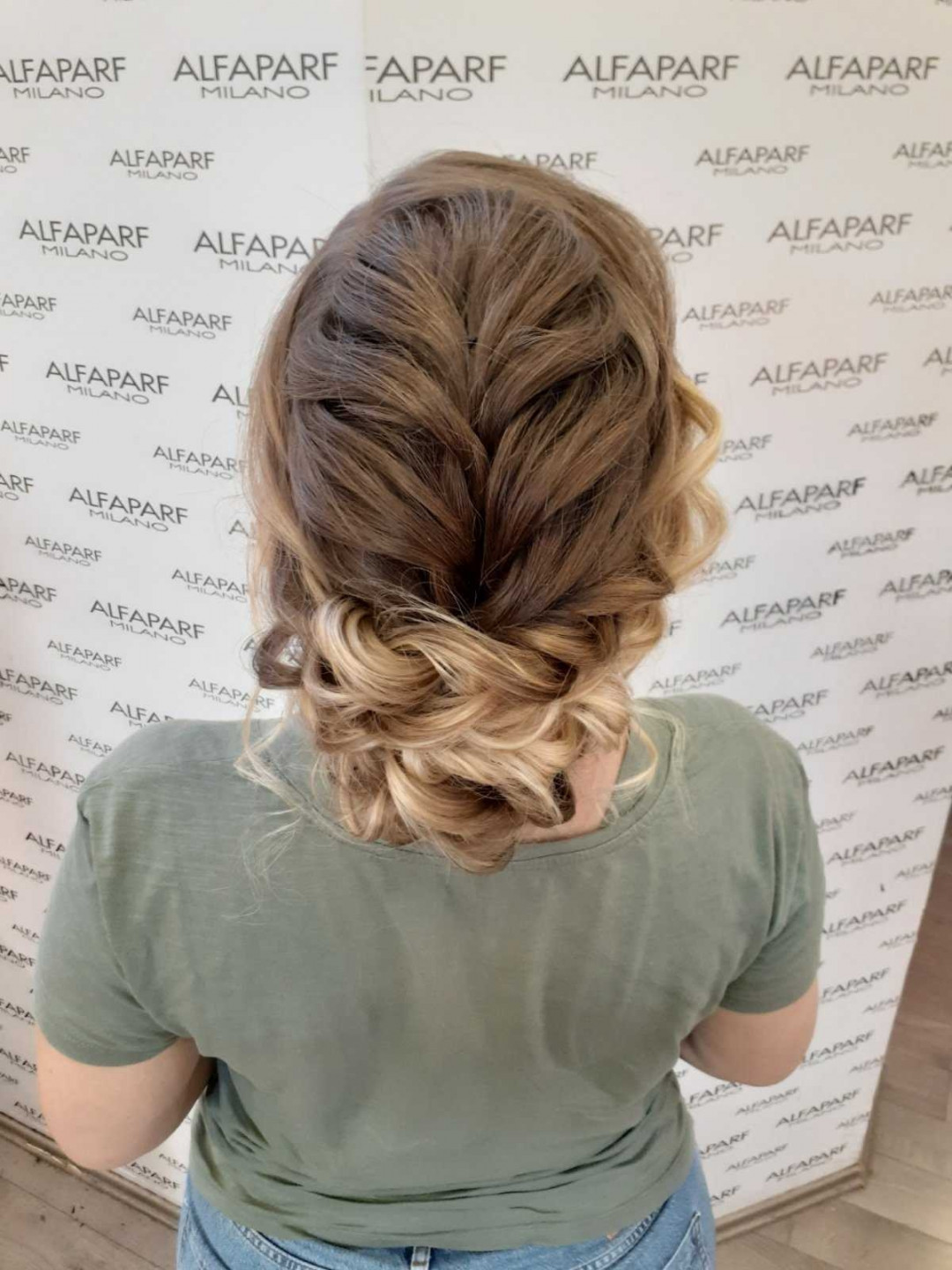 Alfaparf Studio Ada Mall #beograd Svečane i frizure za svadbu Svečana frizura - ekstra duga kosa