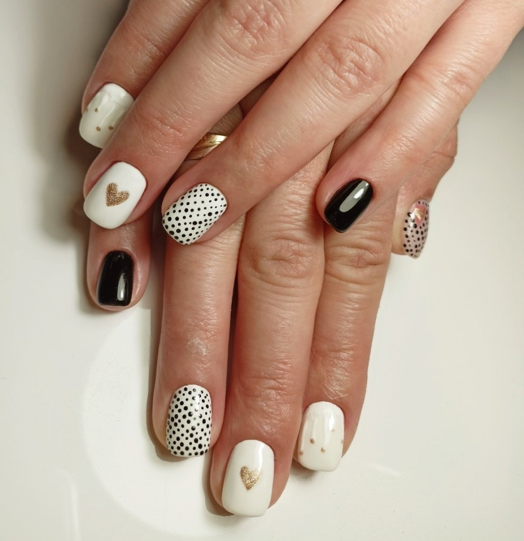 Nail office - TC BIG Rakovica #beograd Korekcija noktiju Korekcija noktiju gelom + boja - S dužina