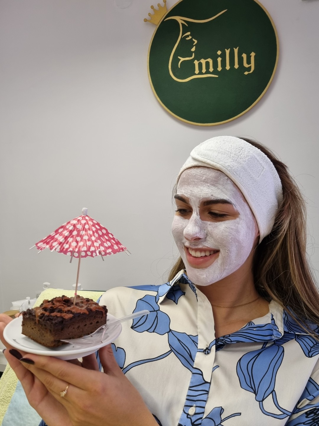 Emilly #beograd SPA Spa day Emilly - personalizovani tretman lica + relax masaža + pakovanje šaka + osveženje