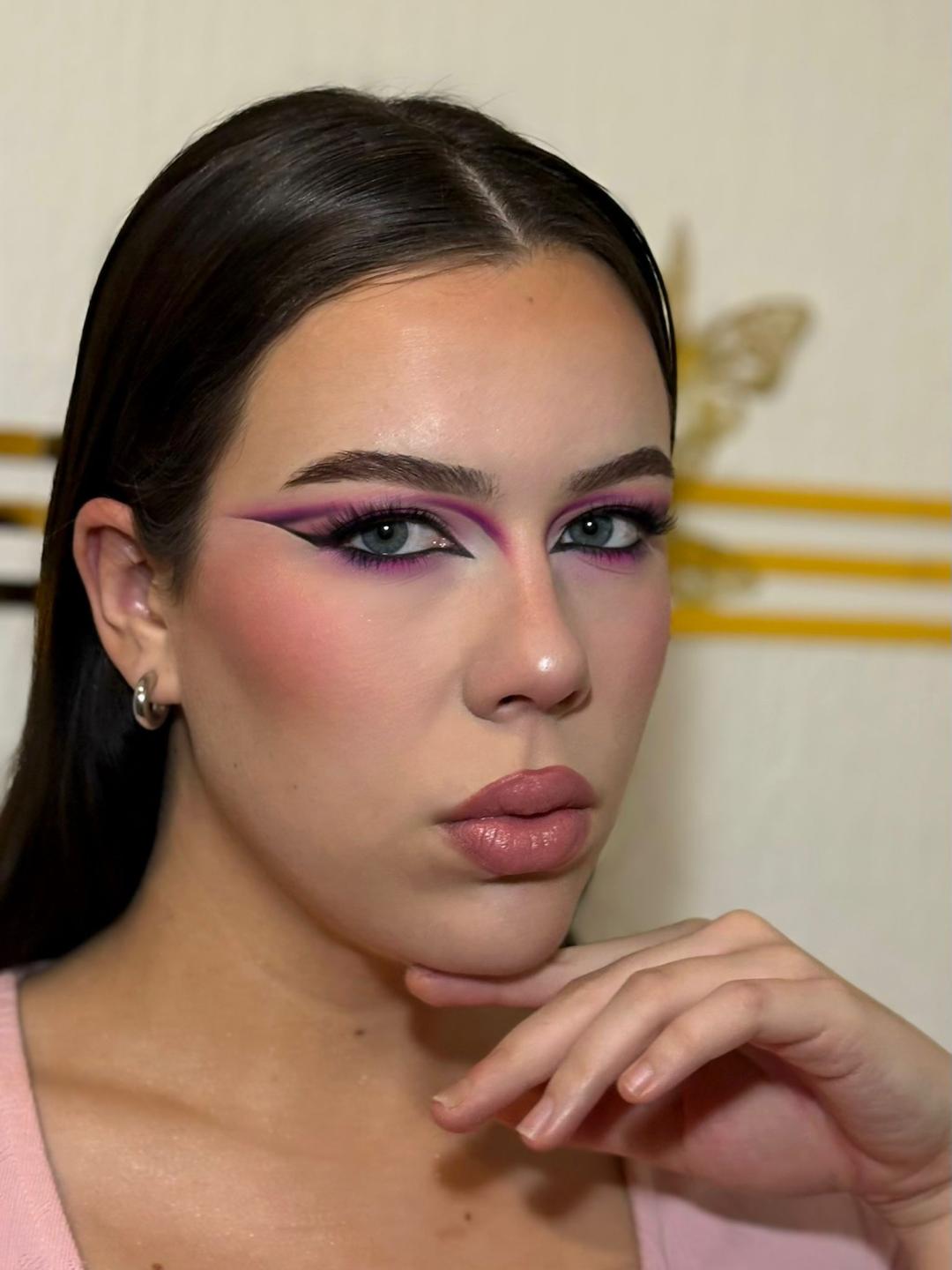Scensko šminkanje - Varnelli Studio, Beograd Make-up / šminkanje Lice Make-up / šminkanje, Beograd, Vračar, Čubura, Crveni krst