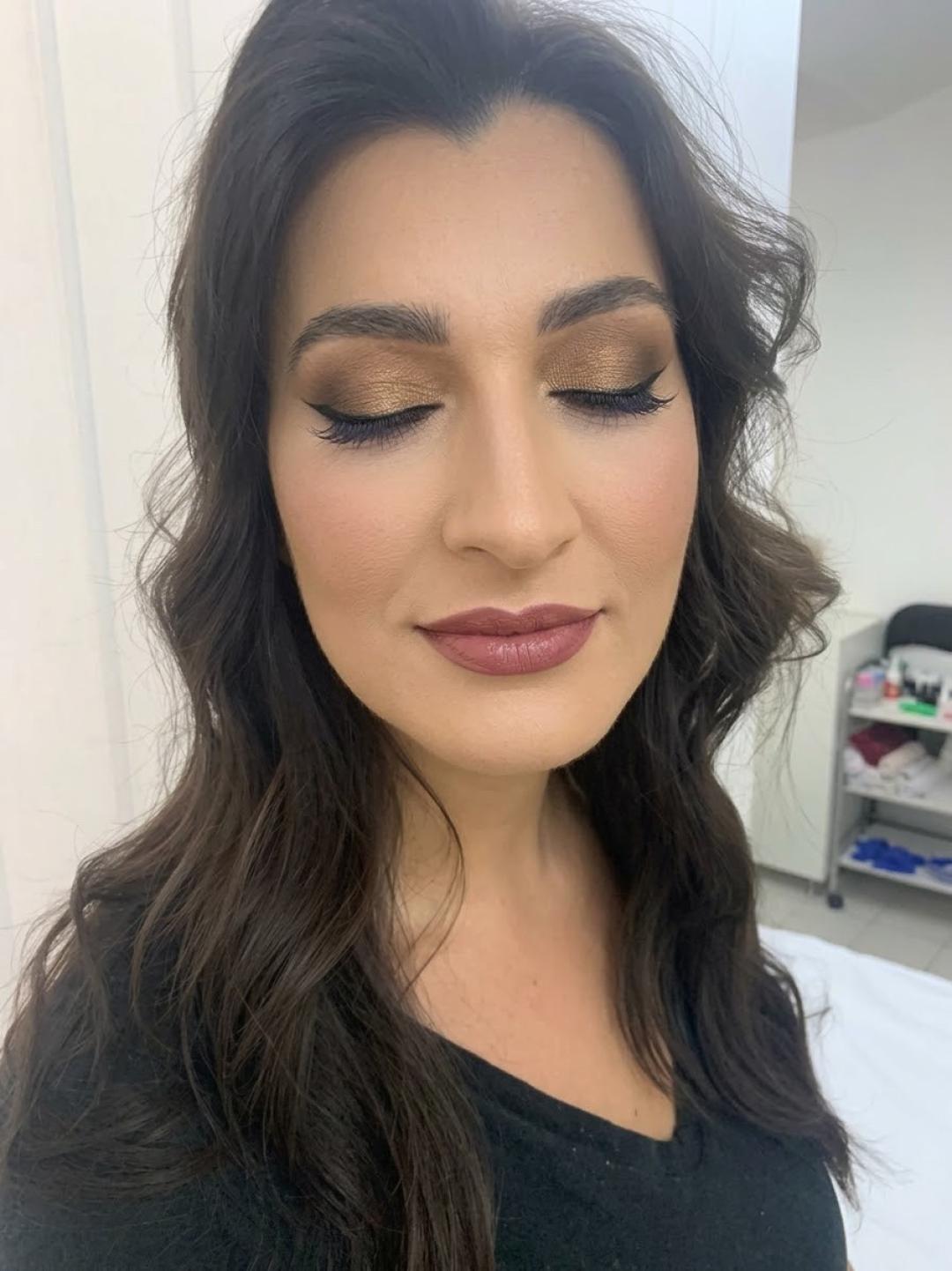 Profesionalno šminkanje - večernja šminka - Bjanka Skin Studio, Beograd Make-up / šminkanje Lice Make-up / šminkanje, Beograd, Vračar, Čubura, Crveni krst