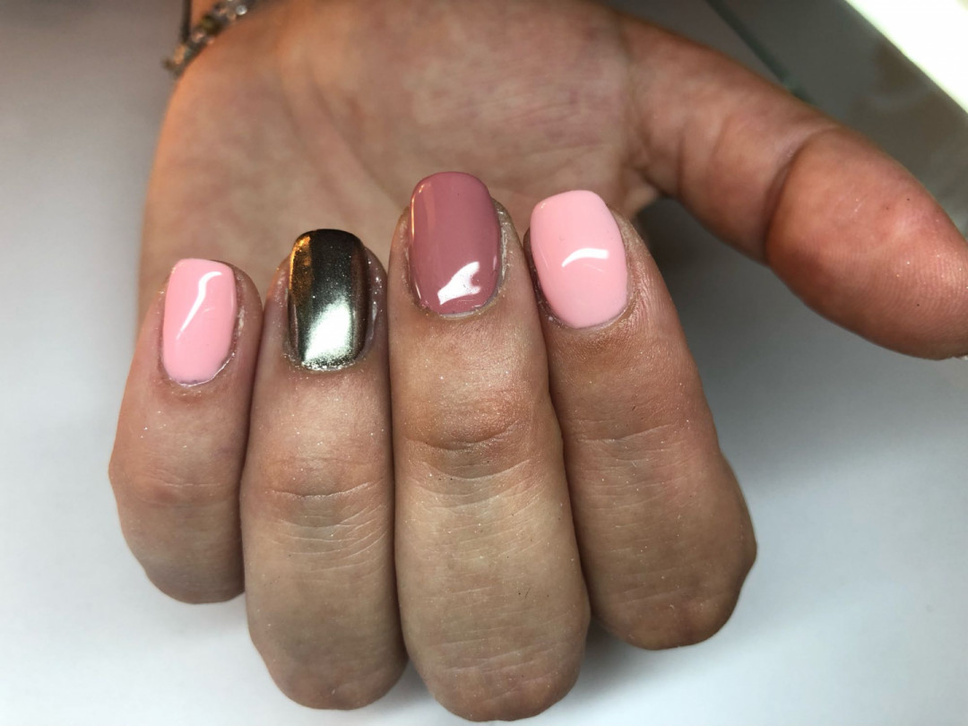 Mademoiselle Beauty #beograd Gel lak Gel lak - ruke sa aparatnim manikirom