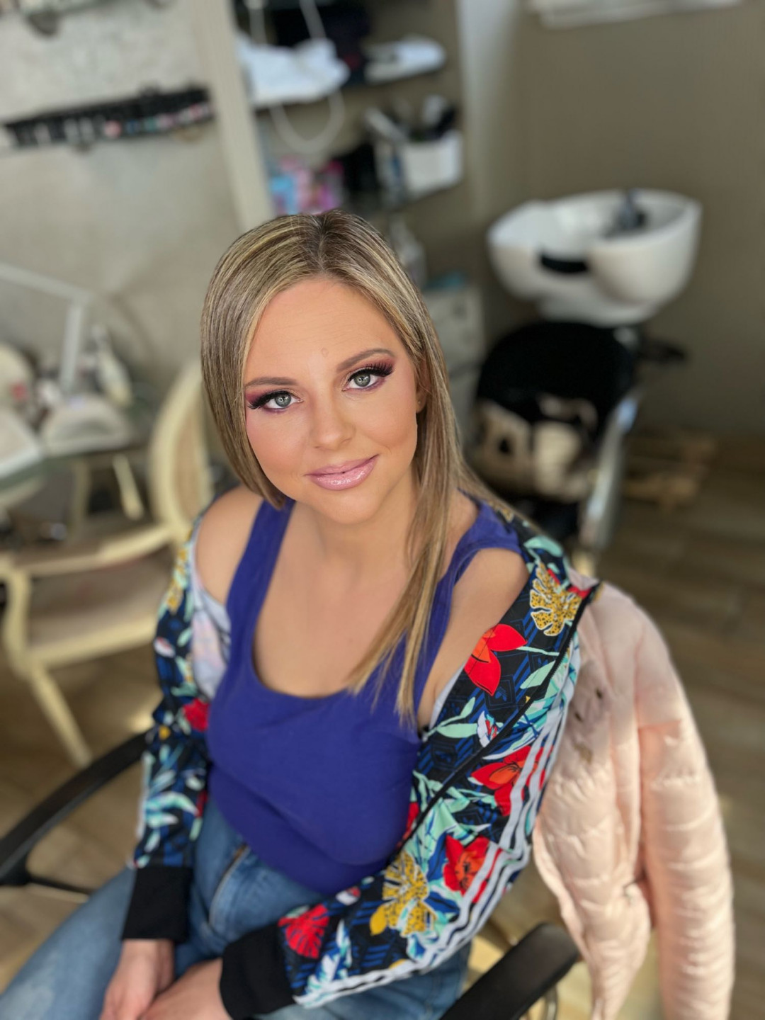 Bibi beauty centar #beograd Make-up / šminkanje Profesionalno šminkanje + feniranje ravno