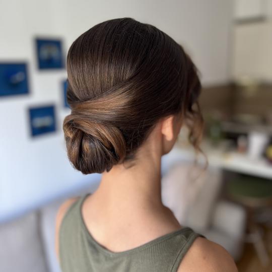 Studio Kristina Jovanović #beograd Pletenice, kike, punđe Pravljenje punđe