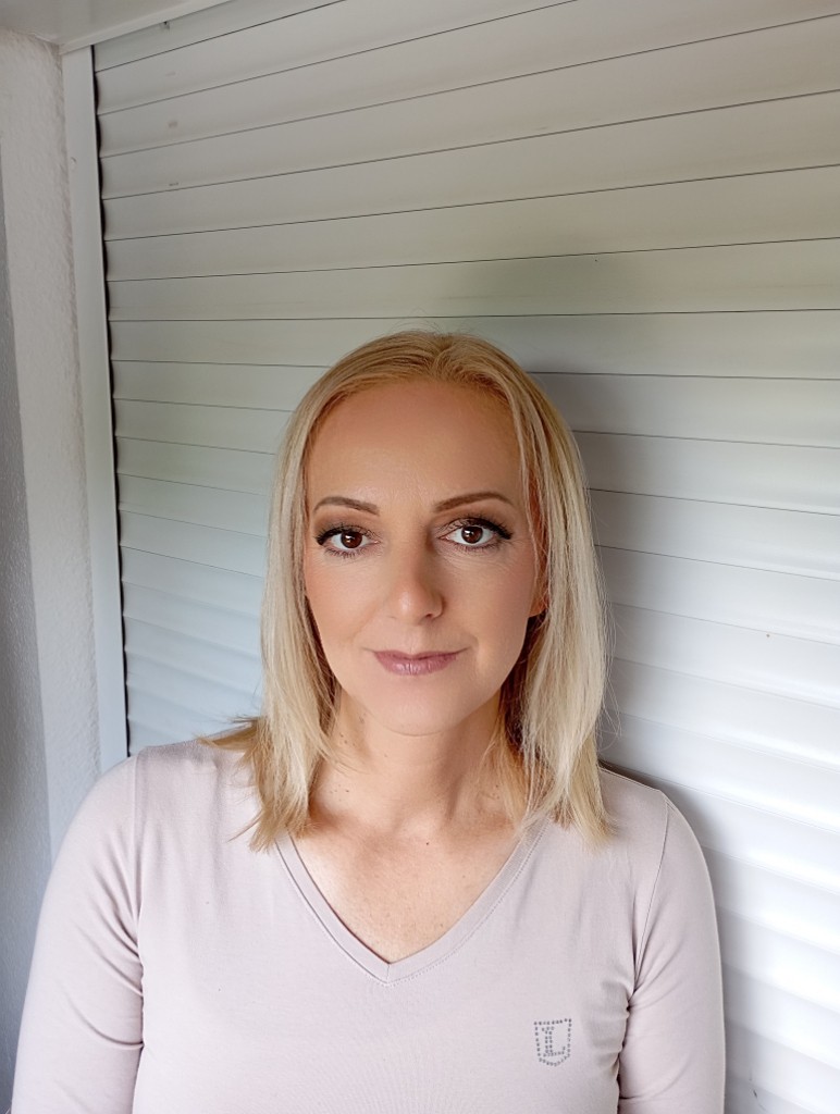 Adiantum Estetik Centar #nis Make-up / šminkanje Profesionalno šminkanje