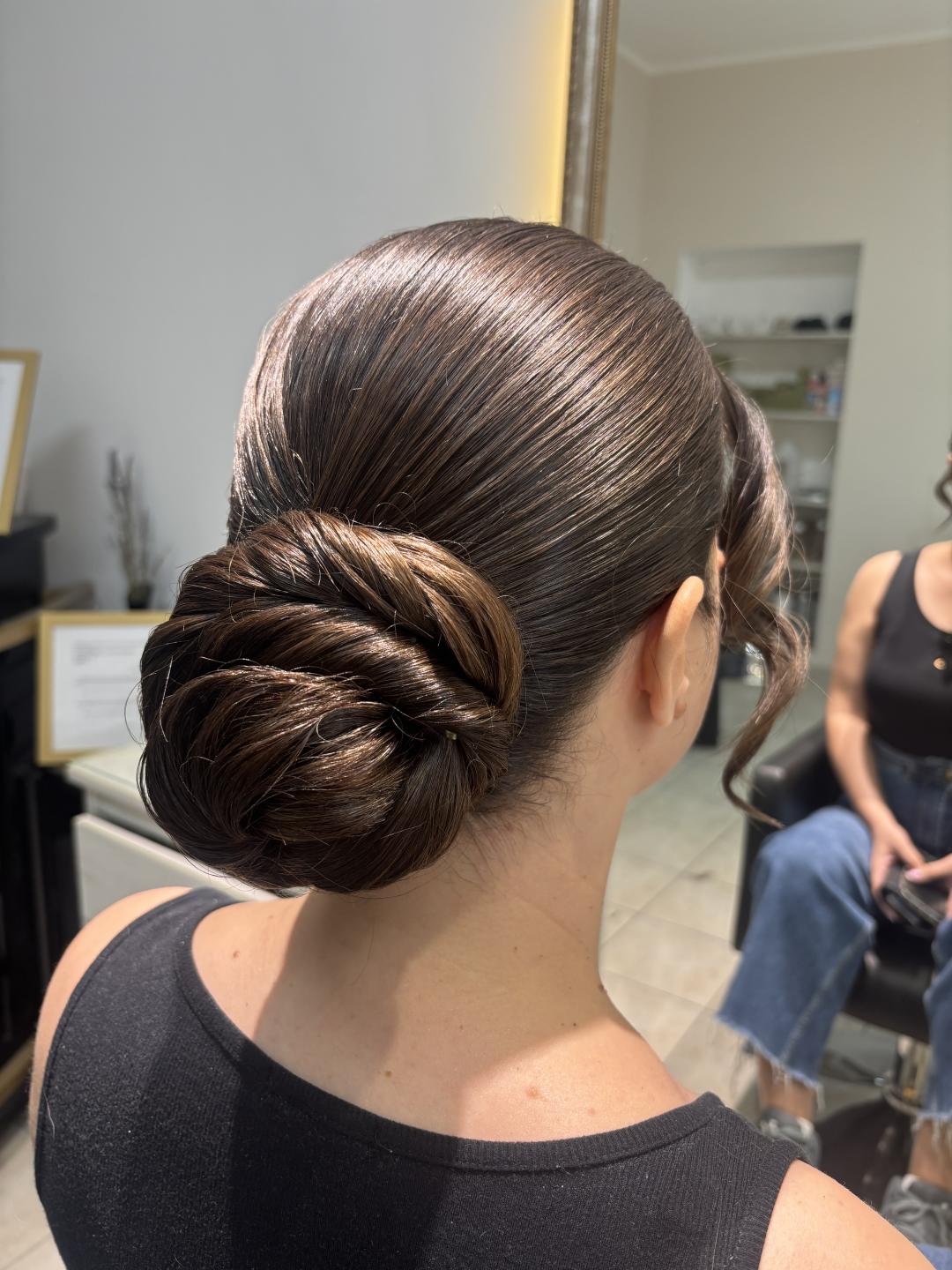Svečana frizura - jednostavna - Atelier Kat, Beograd Svečane i frizure za svadbu Frizerski saloni i frizeri Svečane i frizure za svadbu, Beograd, Mirijevo