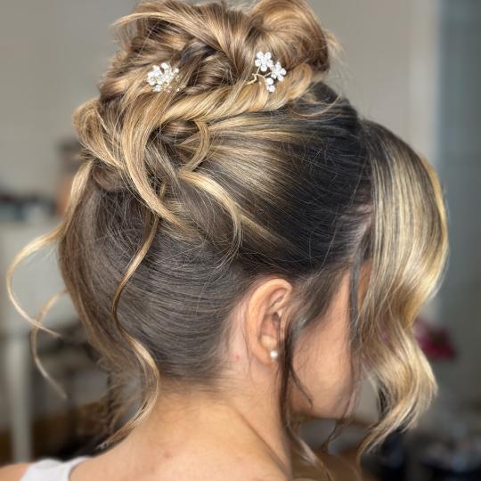 Studio Kristina Jovanović #beograd Pletenice, kike, punđe Pravljenje punđe