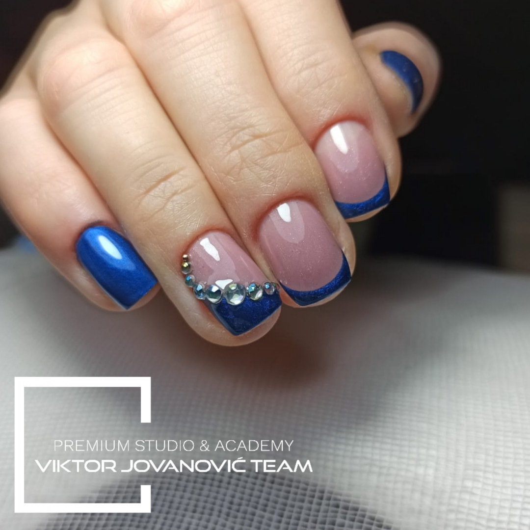 Korekcija noktiju - S velicina - BEAUTY CENTER Viktor Jovanović, Subotica Izlivanje noktiju Nokti Izlivanje noktiju, Subotica, Centar