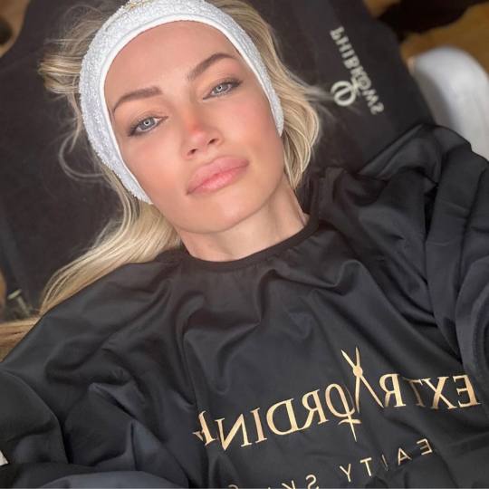 Esthetique Privé #beograd Trajna šminka PHI LIPPS-osvežavanje