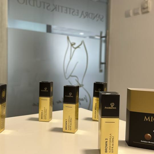 Sandra estetik studio #beograd Obrve Japansko iscrtavanje obrva Savršeno prirodne obrve — bez olo
