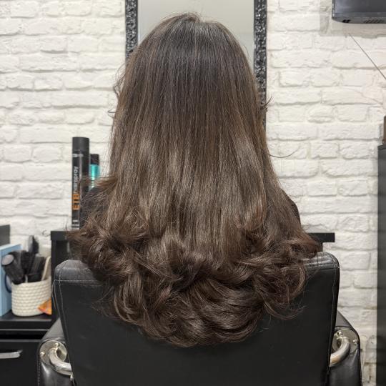 Dolce 712 #beograd Feniranje i stilizovanje Feniranje na lokne - ekstra duga kosa