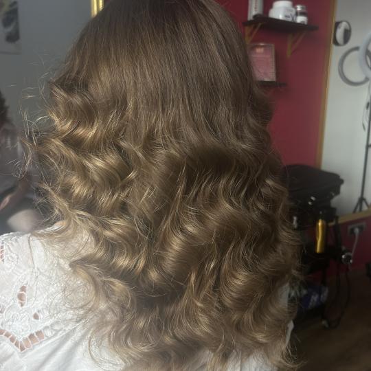 The Mat beauty #beograd Feniranje i stilizovanje Feniranje na talase - duga kosa