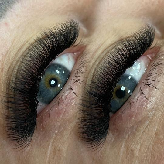 Mask #beograd Nadogradnja trepavica Nadogradnja svilenih trepavica - ruski volumen