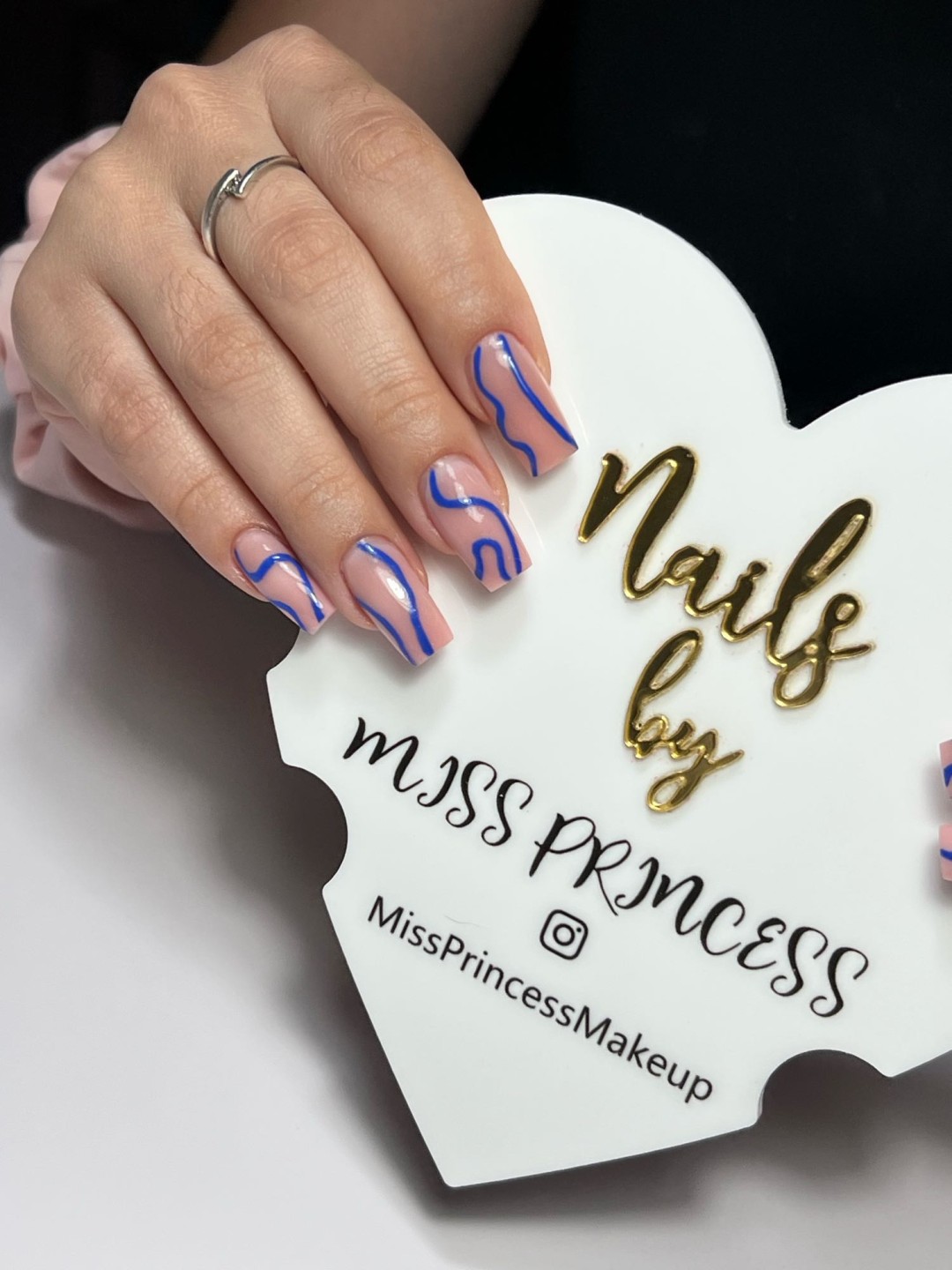 Miss Princess Make up #beograd Izlivanje noktiju Izlivanje noktiju gelom / dual tipse - L dužina