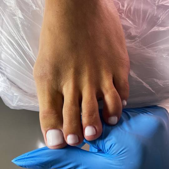 Di Nails Academy #beograd Estetski pedikir Estetski pedikir + gel lak - noge