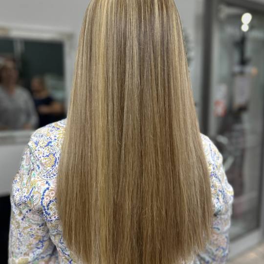 Nega i Lepota NS 2 #novisad Pramenovi Balayage paket: pramenovi + preliv + šišanje + feniranje - e