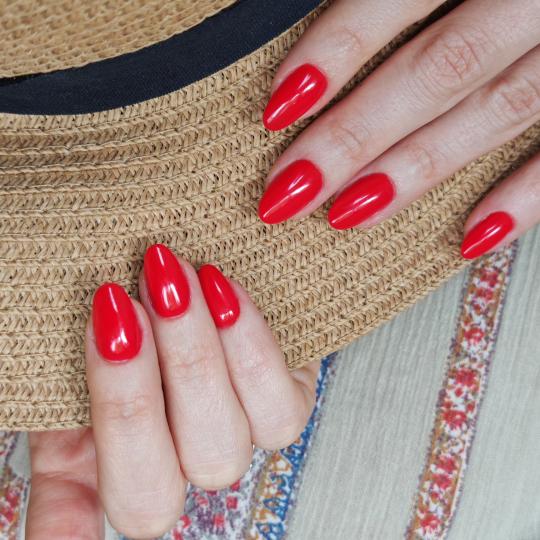 Sleek beauty studio #beograd Manikir Manikir + trajni lak + ojačavanje noktiju - L dužina