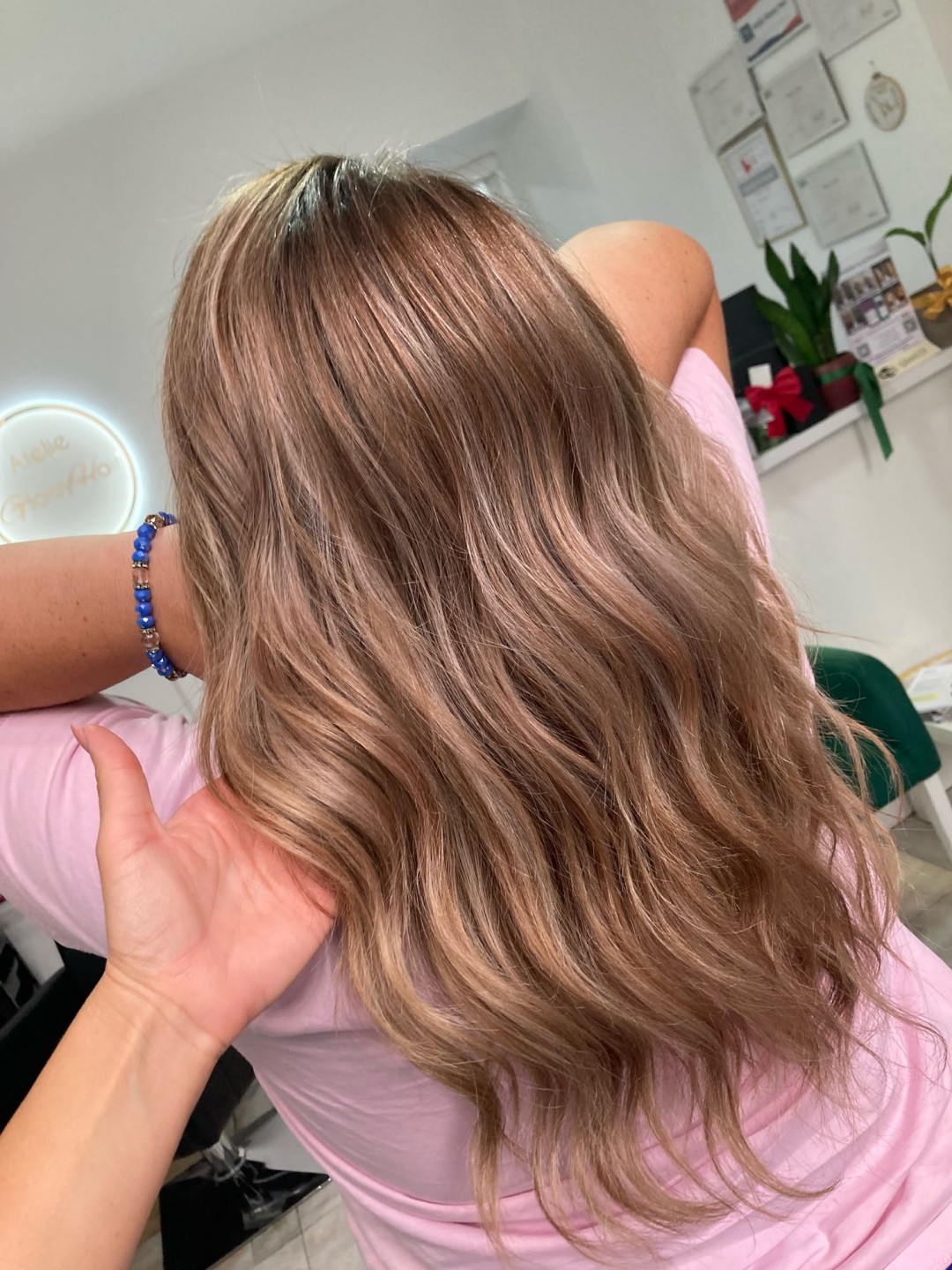 Atelje Glossy Hair #beograd Keratinski tretmani Pramenovi / balayage + Glossy tretman + feniranje - duga kosa