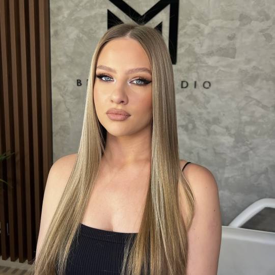 MN Beauty studio #beograd Feniranje i stilizovanje Feniranje na ravno - duga kosa