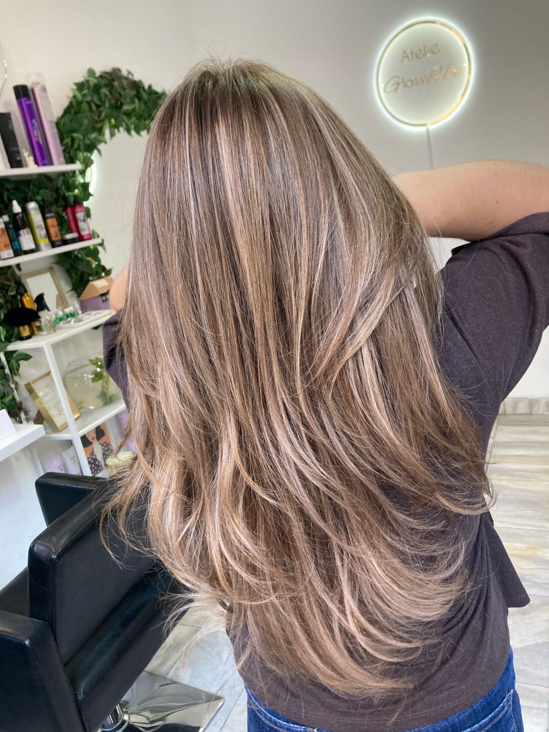 Feniranje na ravno / lokne - duga kosa - Atelje Glossy Hair, Beograd Feniranje i stilizovanje Frizerski saloni Feniranje i stilizovanje, Beograd, Centar, Stari grad, Dorćol