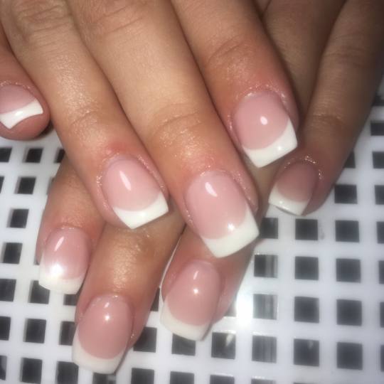 Salon Klinik #beograd Izlivanje noktiju Ruski manikir + korekcija ojačavanja noktiju - S dužina