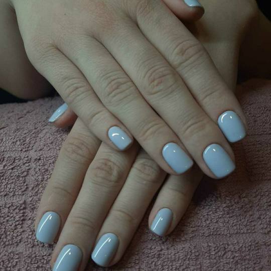 Bibi beauty centar #beograd Gel lak Gel lak - ruke savrsen maniikir sa gel lakom u bezbednim uslovim