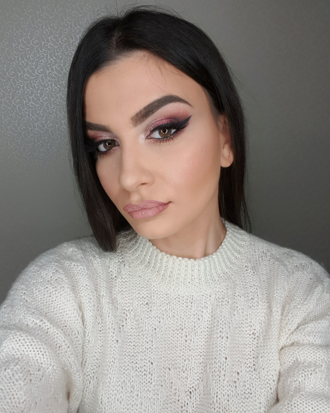 Ena beauty studio #nis Make-up / šminkanje Profesionalno šminkanje - bez veštačkih trepavica
