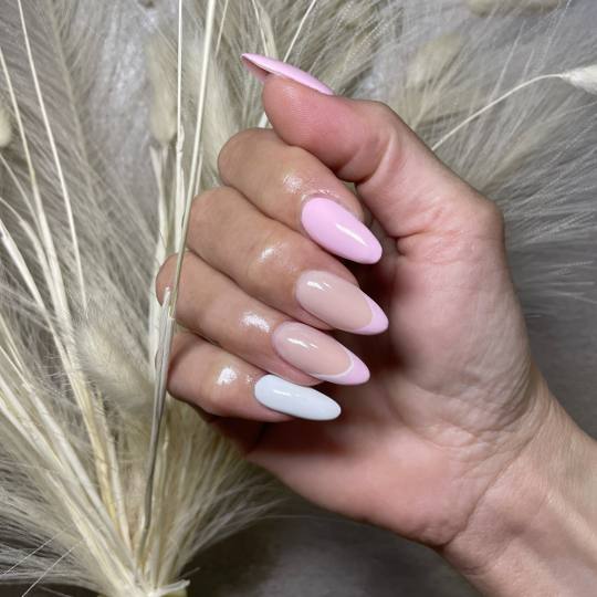 Beauty room Zvezdara #beograd Izlivanje noktiju Izlivanje noktiju gelom - L dužina