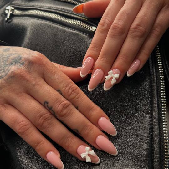 MN Beauty studio #beograd Ojačavanje noktiju Korekcija noktiju / ojačavanje noktiju / rubber baza