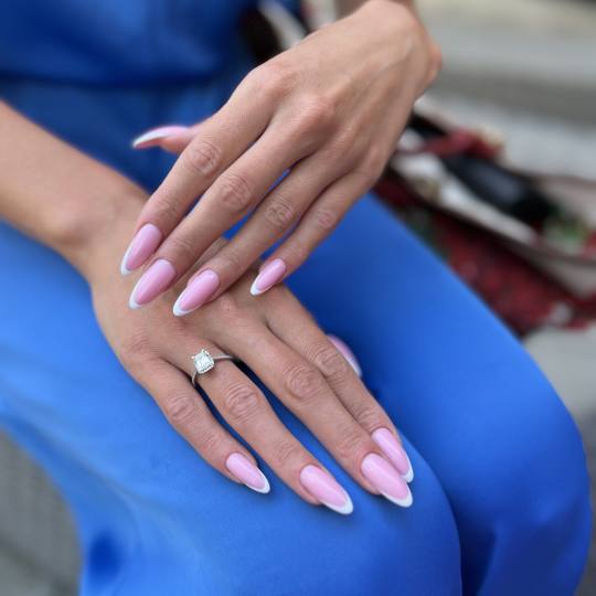 aBeauty Salon Lepote #beograd Izlivanje noktiju IZLIVANJE NOKTIJU - M dužina ✨ French manikir –