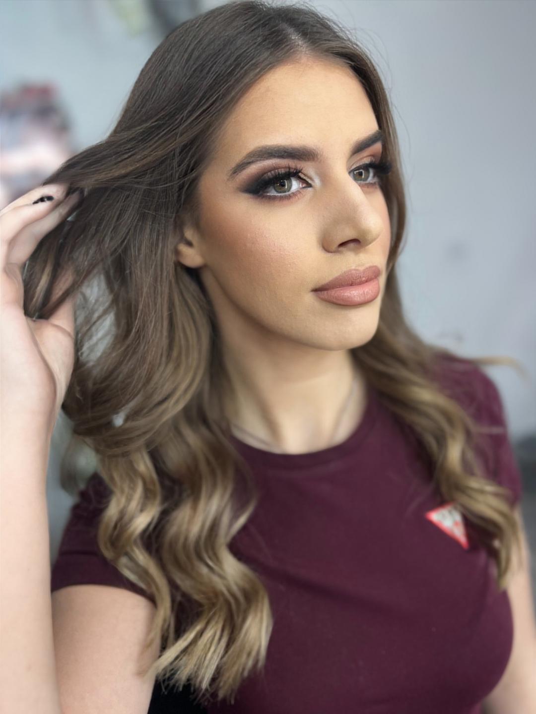 Profesionalno šminkanje - večernja šminka - Just me, Beograd Make-up / šminkanje Lice Make-up / šminkanje, Beograd, Vračar, Čubura, Crveni krst