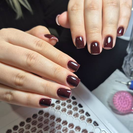 Krispy tattoo & nails #beograd Izlivanje noktiju Izlivanje noktiju gelom - S dužina Nokti-kocka