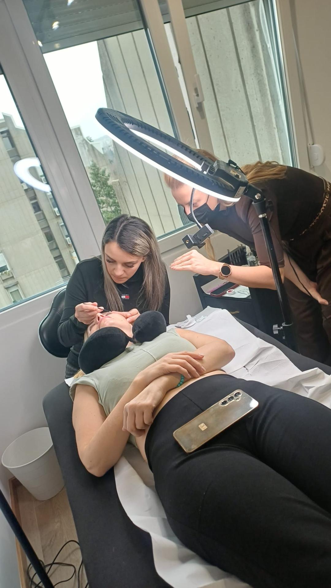 La Hermosa Beauty Studio #beograd Nadogradnja trepavica Edukacija laminacija trepavica