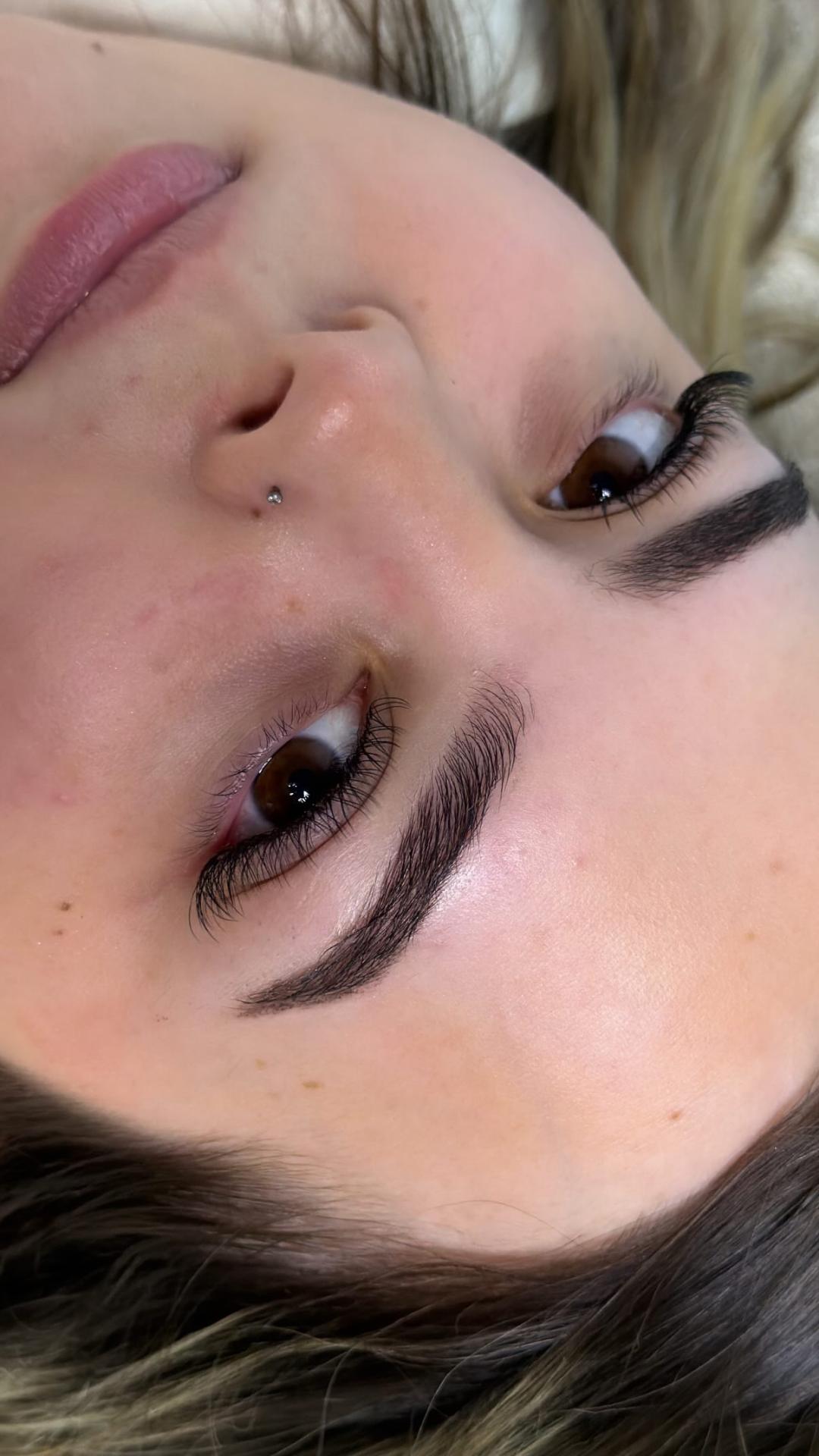 Svilene trepavice - 1 na 1 - Beauty Studio S, Beograd Nadogradnja trepavica Lice Nadogradnja trepavica, Beograd, Karaburma, Višnjička banja