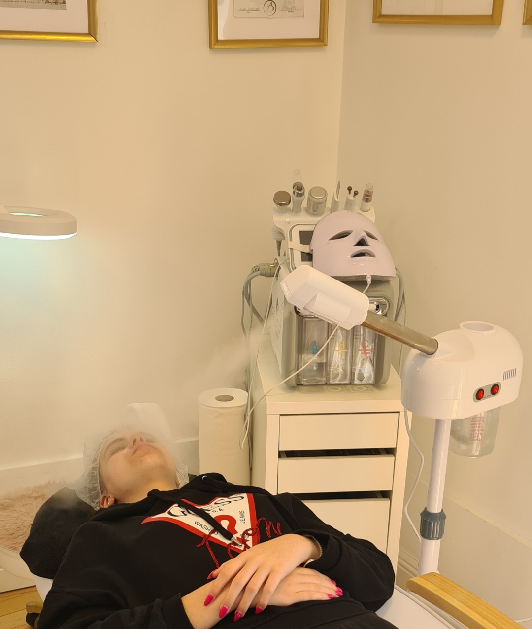 Esthetique Privé #beograd Tretman lica Higijenski tretman lica ( čišćenje lica) + radiotalasni lifting